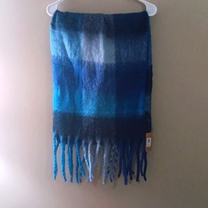 Steve Madden Checkerboard Fringe Scarf – Blue, Perfect for Early Birds!